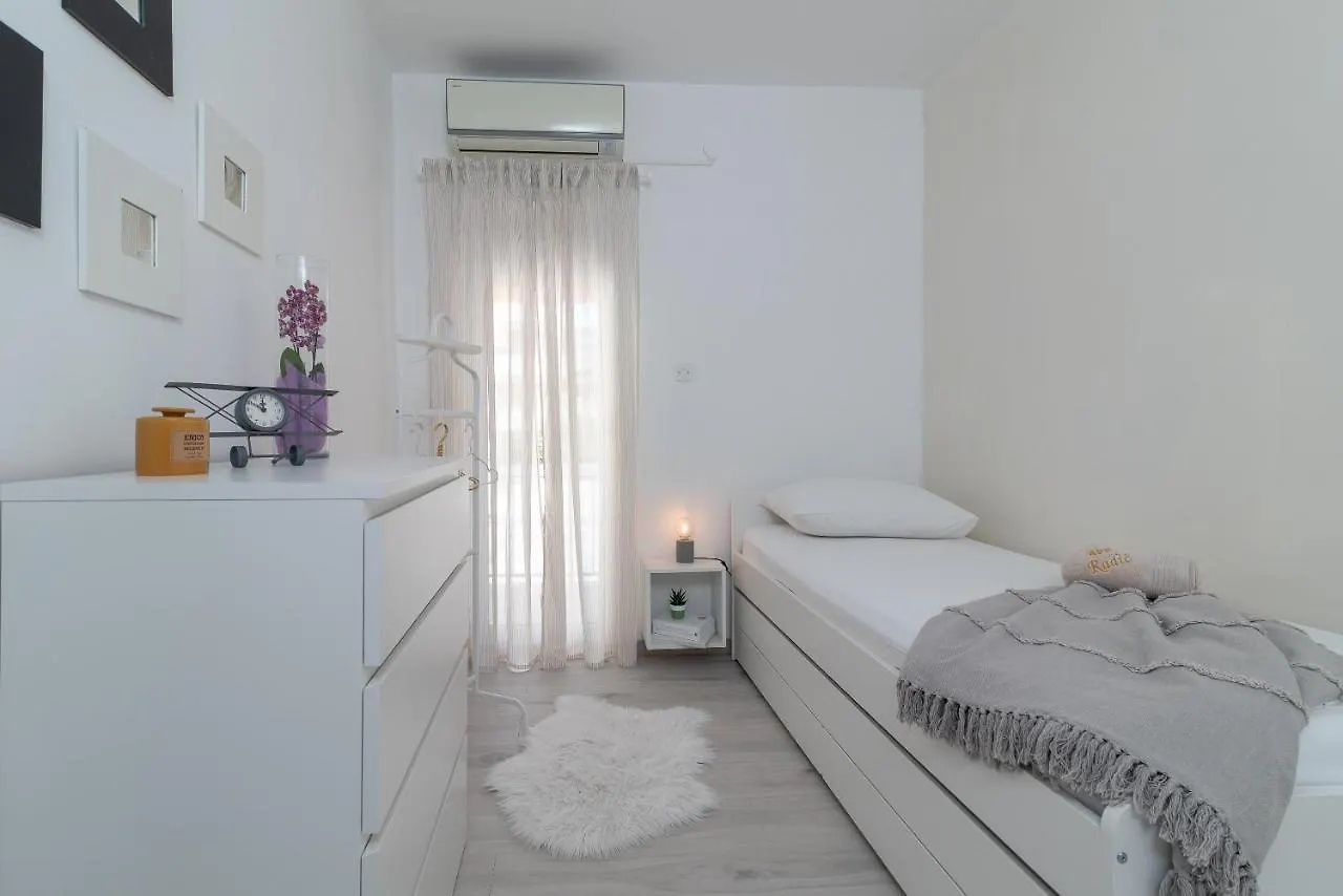 Apartment Radic-Perfect Location For Summer Activities Trogir 0*,