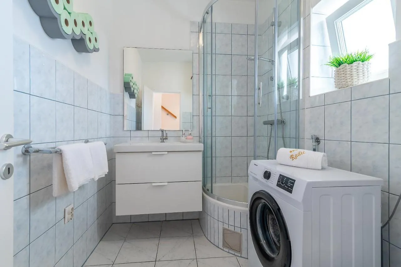 Apartment Radic-Perfect Location For Summer Activities Trogir